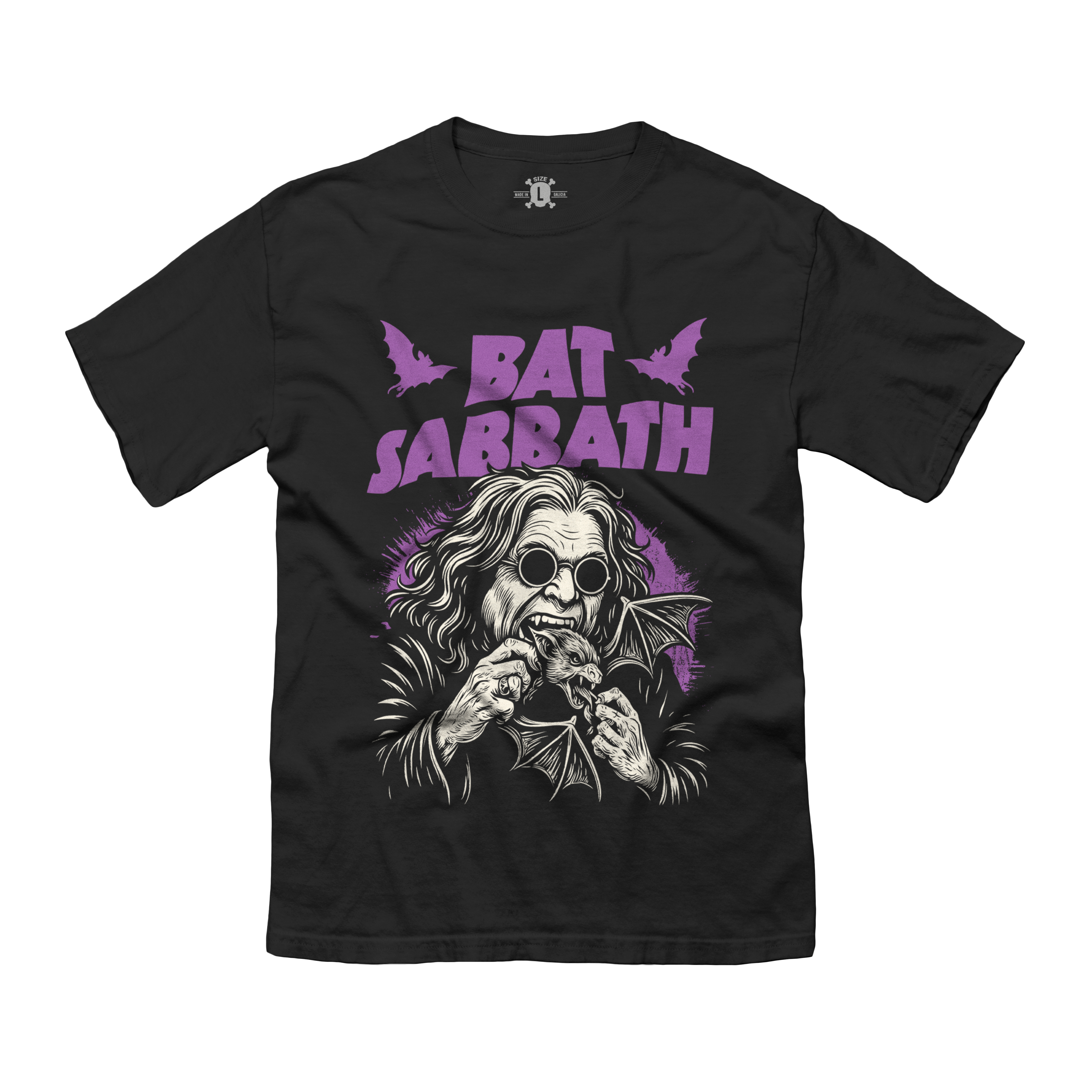Camiseta negra Bat Sabbath con ilustración estilo heavy metal y tipografía morada